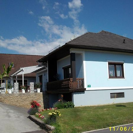 Ferienwohnung Moni Geiseldorf ภายนอก รูปภาพ
