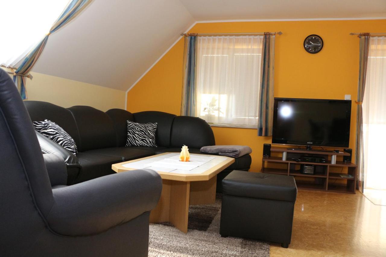 Ferienwohnung Moni Geiseldorf ภายนอก รูปภาพ