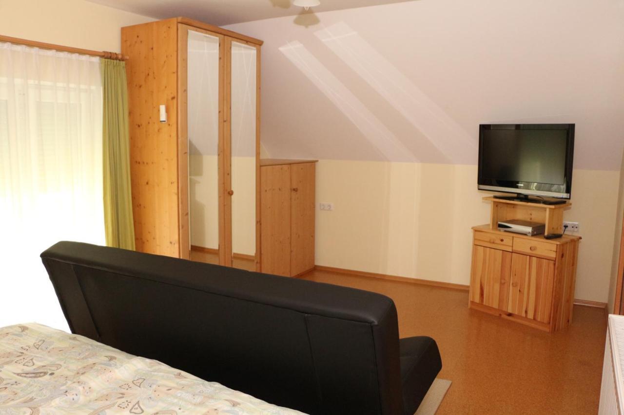 Ferienwohnung Moni Geiseldorf ภายนอก รูปภาพ